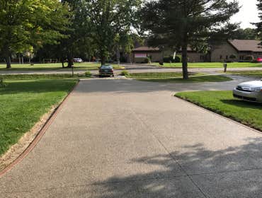 exposed aggregate Driveway Photo by Potoroka Concrete Macomb MI