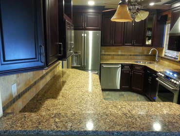 Serving area+L-Shaped Counter