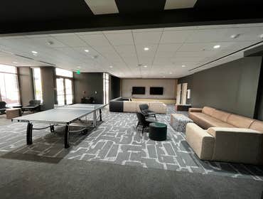 Baylor Collins Hall As one of the largest residence halls on campus, this project included a complete
renovation and revitalization of a 129,000
SF, 46