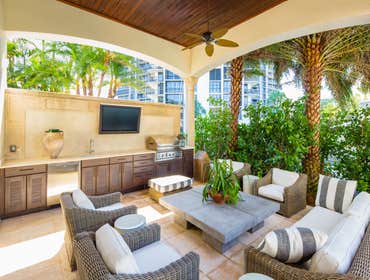 Lanai Tropical