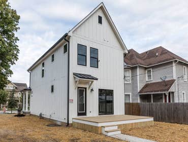 Downtown/Move-In Ready Home 2