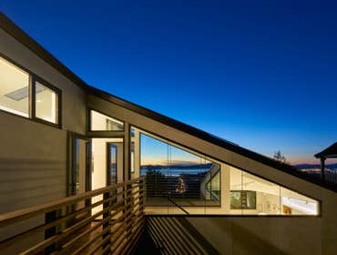 Berkeley Hills Home - Modern New Construction This home was designed by Ian Read and built by Kimmich Construction from the ground up. It's 1800 sq ft 