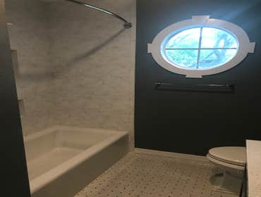 4213 W Tacon St This 5 bed/4 bath has over 3,500 SqFt of living space. 1st Floor features include Guest Suite with attached Full Bath leading out to Co