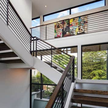 Modern Horizontal Railings with wooden cap