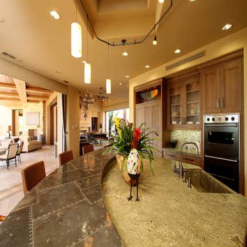 Karoll Julian | Interior & Exterior Painting