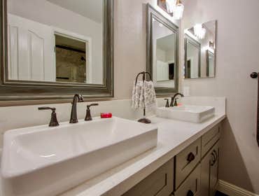 Rocklin - Primary bathroom and guest bathroom. Spacious and functional primary bathroom and suite remodel.
Main features:
1. Large shower with large po