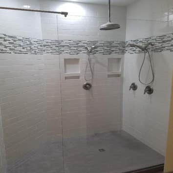 Hinton Construction Inc / Floor to Wall Tile