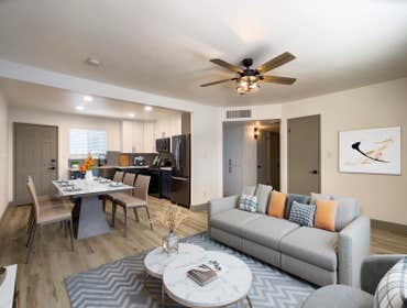 THE QUAD ON 7TH The Quad on 7th was a complete renovation of a boutique apartment community in Phoenix, AZ.
Work Performed:
1. Interior renovation, i