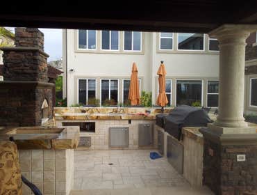 Outdoor kitchen