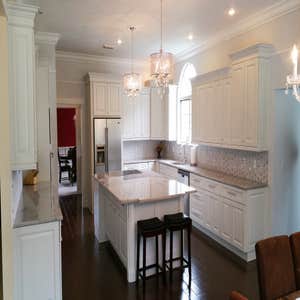 White On White Kitchen Client wanted a White on White kitchen.
We reconfigured the layout of this kitchen adding a comfortable and big island in...