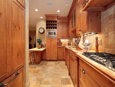 MCR Custom Kitchen Cabinet Refacing MCR Custom Kitchen Cabinet Refacing is a professional Warren cabinet refinishing company with years of experience 