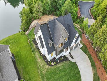Photos by Ninth Construction Inc #1 Aprox 4,000 New construction Ground Up