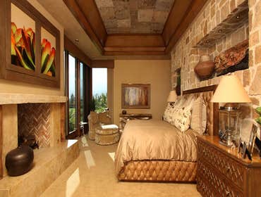 The Madison #2 Also a large Venetian Plaster project.
We have had the opportunity to work on many nice homes around the world.