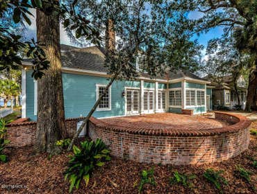 28659 Grandview Manor