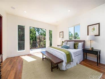 Encino, CA https://www.youtube.com/watch?v=NZXcmQQMMmY