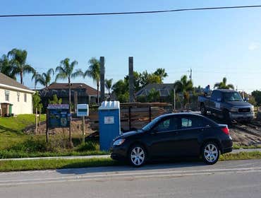 2737 Gleason Pkwy, The Beachcomber