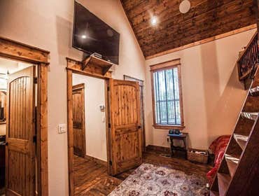 Luxury Custom Cabins