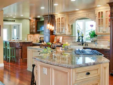 Tuscany style kitchen remodel Large kitchen remodel in Bay Park of San Diego, CA.
New remodel includes: kitchen, mini sports bar, walk-in pantry, coff