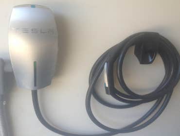 TESLA CAR CHARGER