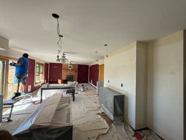 Photos by Matt’s Painting LLC #1 Primer
Patch walls
Paint 2 coats ceilings & walls