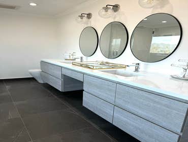 Master Bathroom Remodeling Now this is a dreamy master bathroom ? Another successful project completed, blending elegance and tranquility.