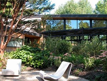 MID-CENTURY MODERN
