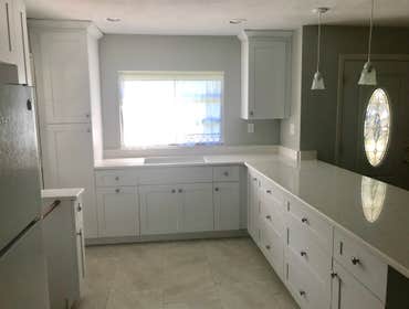 4213 W Tacon St This 5 bed/4 bath has over 3,500 SqFt of living space. 1st Floor features include Guest Suite with attached Full Bath leading out to Co